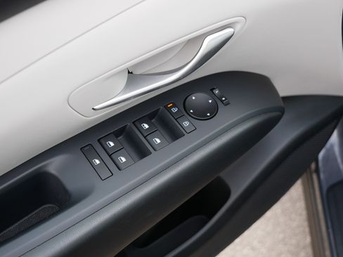 Used 2025 Hyundai Tucson SE AWD/4WD image 19