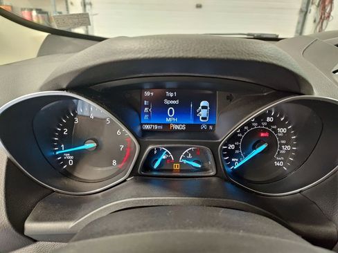 Used 2018 Ford Escape SE w/ SE Sport Appearance Package image 18