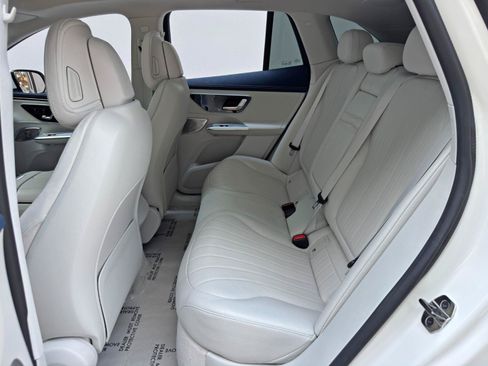 Used 2023 Mercedes-Benz EQE 500 4MATIC SUV w/ Exclusive Trim Package image 38