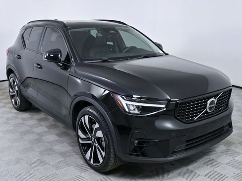 Certified 2023 Volvo XC40 B4 Plus w/ Driver Assist Package FWD image 28