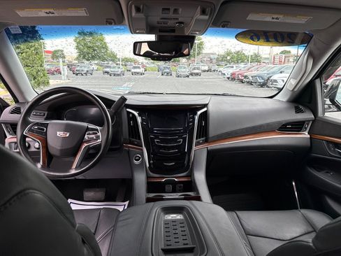 Used 2016 Cadillac Escalade ESV Luxury AWD/4WD image 6