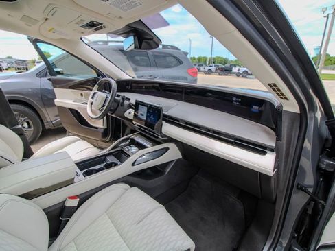 Used 2025 Lincoln Nautilus Black Label w/ Jet Appearance Package AWD/4WD image 18