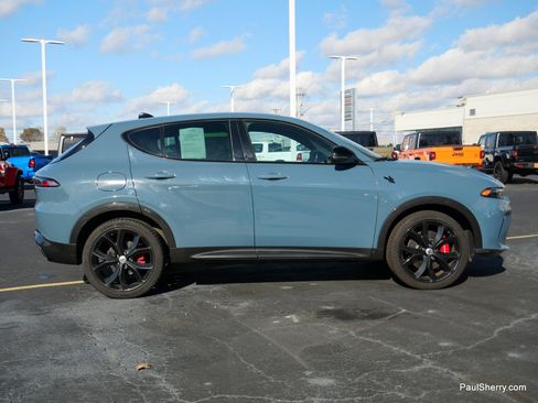 Used 2024 Dodge Hornet R/T image 11