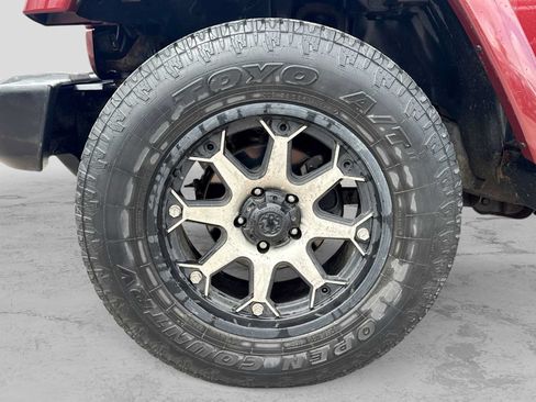 Used 2008 Jeep Wrangler Unlimited Sahara AWD/4WD image 12