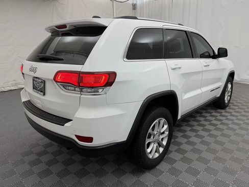 Used 2021 Jeep Grand Cherokee Laredo AWD/4WD image 3