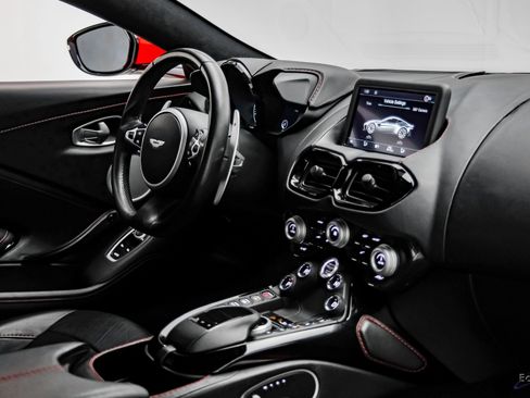 Used 2019 Aston Martin V8 Vantage Coupe image 47