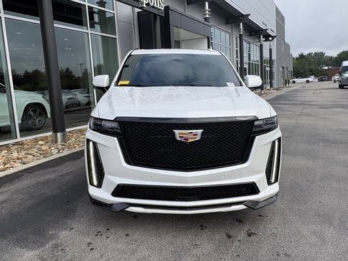 Used 2023 Cadillac Escalade V AWD/4WD image 4