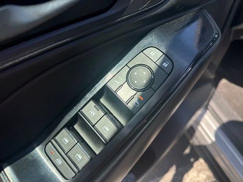 Used 2024 Nissan Rogue S FWD image 13