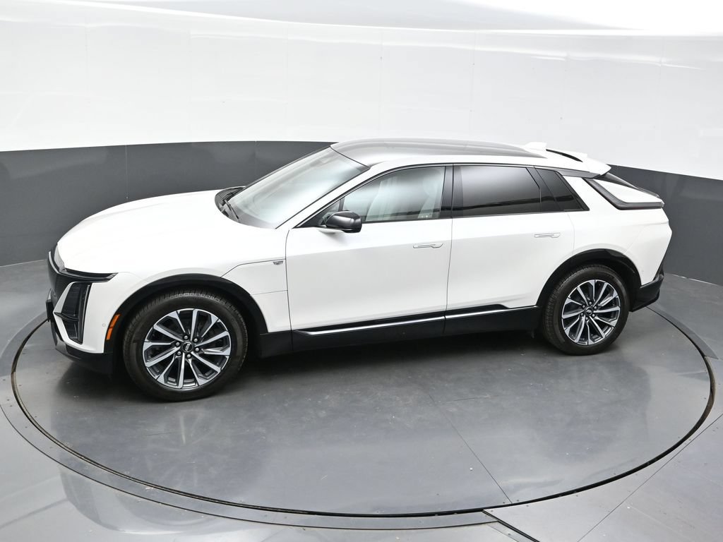 Certified 2024 Cadillac Lyriq Sport AWD/4WD image 32
