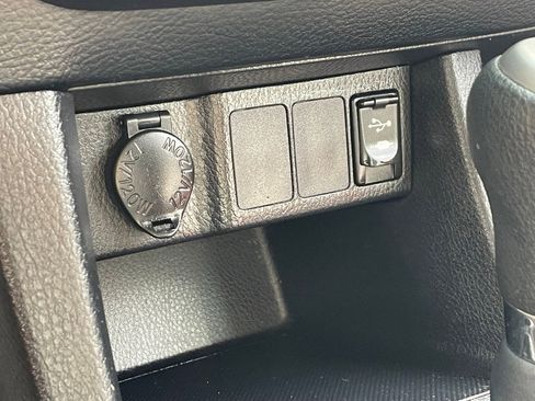 Used 2015 Toyota Corolla LE image 7