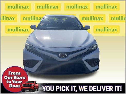 Used 2023 Toyota Camry SE FWD image 2