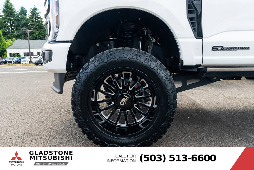 Used 2025 Ford F350 Platinum AWD/4WD image 6