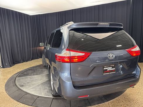 Used 2016 Toyota Sienna LE FWD image 4