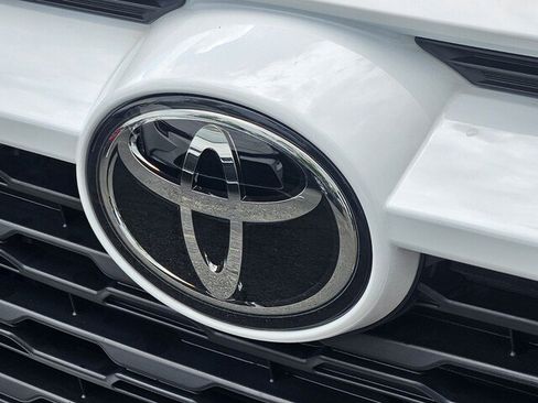 Used 2024 Toyota RAV4 LE AWD/4WD image 31