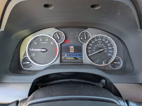 Used 2016 Toyota Tundra SR5 w/ SR5 Upgrade Package image 30