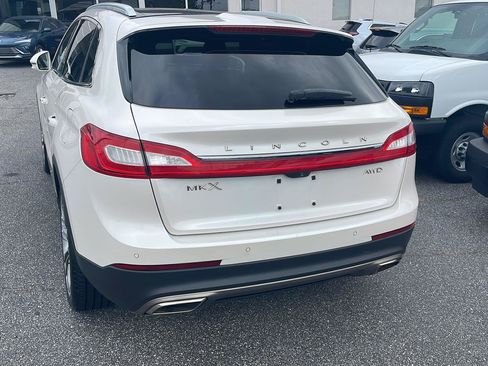 Used 2016 Lincoln MKX Reserve w/ Climate Package AWD/4WD image 4