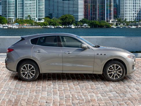 Used 2019 Maserati Levante image 4