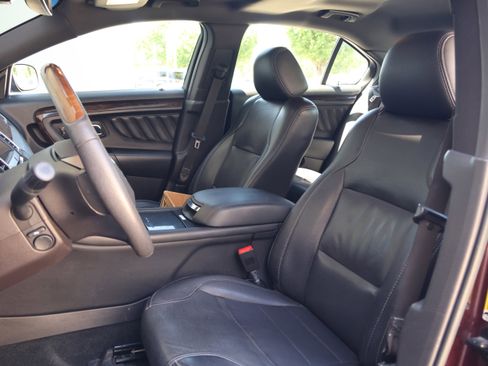 Used 2018 Ford Taurus Limited image 30