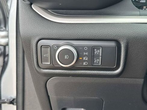 Used 2022 Ford Explorer XLT w/ Equipment Group 202A image 25