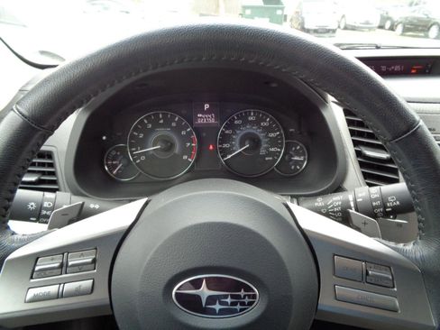 Used 2010 Subaru Outback 2.5i Premium image 29