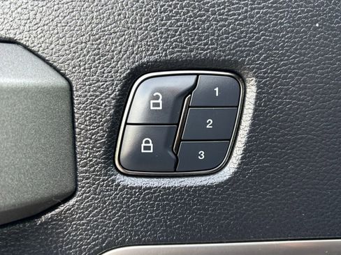 Used 2017 Ford F150 Raptor w/ Equipment Group 802A Luxury image 21