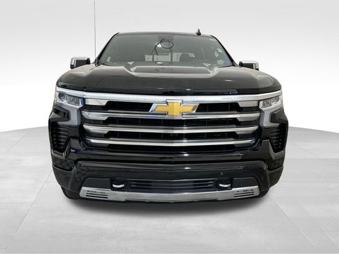 Used 2025 Chevrolet Silverado 1500 High Country w/ Technology Package AWD/4WD image 10