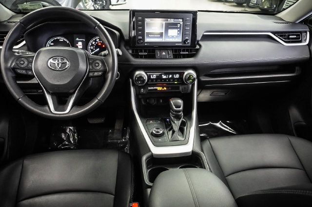 Used 2021 Toyota RAV4 XLE Premium AWD/4WD image 20