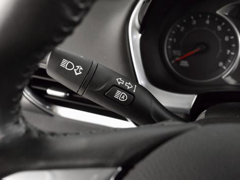 Used 2020 Chevrolet Traverse Premier image 35