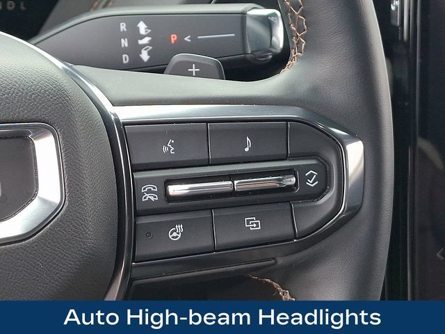 Used 2025 GMC Yukon XL AT4 AWD/4WD image 8
