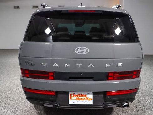 Used 2025 Hyundai Santa Fe SEL FWD image 8