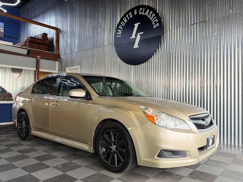 Used 2010 Subaru Legacy 2.5i Limited AWD/4WD image 2
