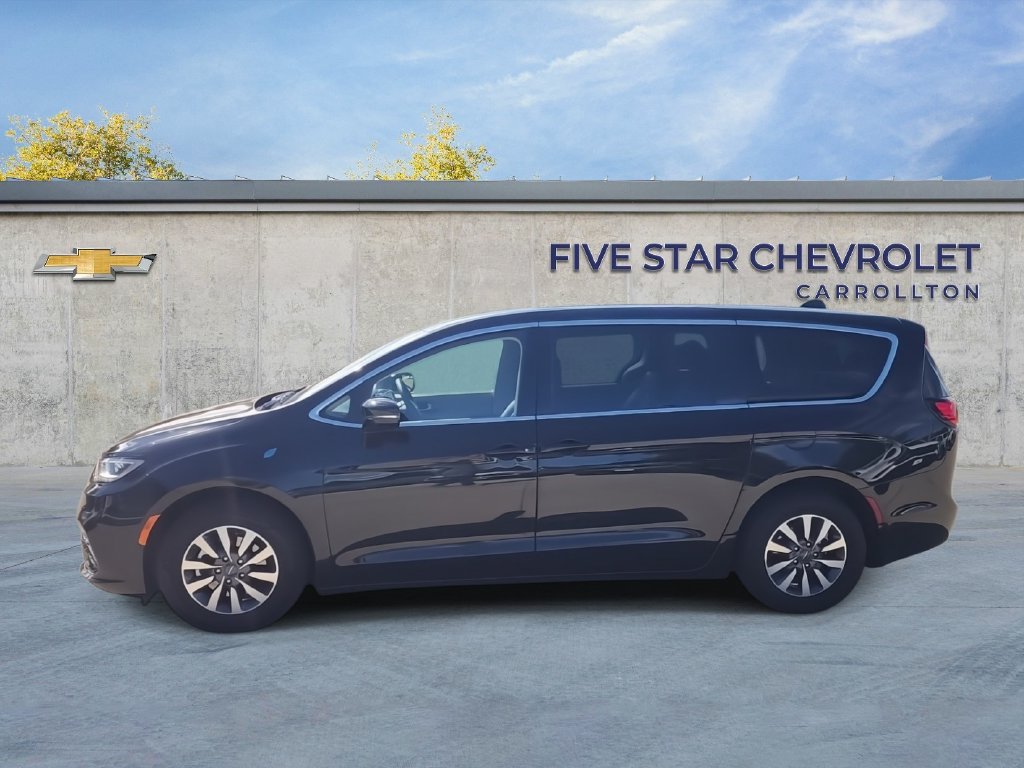 Used 2024 Chrysler Pacifica Limited FWD image 5