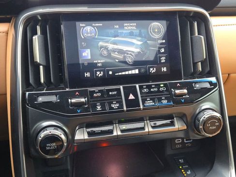 Used 2023 Lexus LX 600 4WD w/ Accessory Package (Z1) image 33