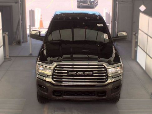 Used 2022 RAM 2500 Limited AWD/4WD image 2