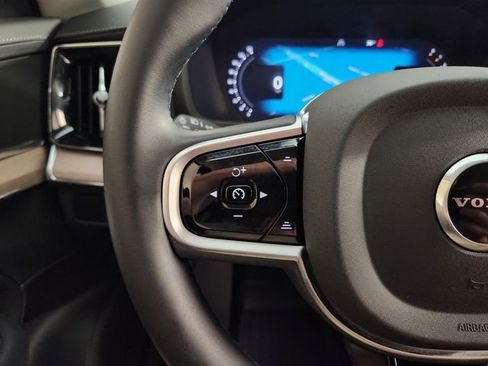 Used 2025 Volvo XC90 B5 Core w/ Protection Package image 28