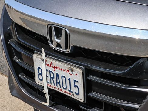 Used 2018 Honda Accord EX image 3