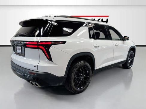 Used 2024 Chevrolet Traverse LT w/ Enhanced Driving Package AWD/4WD image 7