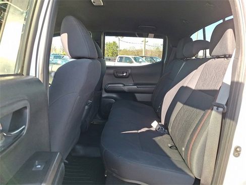 Used 2019 Toyota Tacoma TRD Off-Road image 10