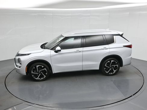 Used 2024 Mitsubishi Outlander SEL FWD image 41