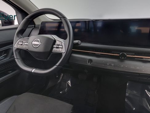 Used 2024 Nissan Ariya AWD image 25