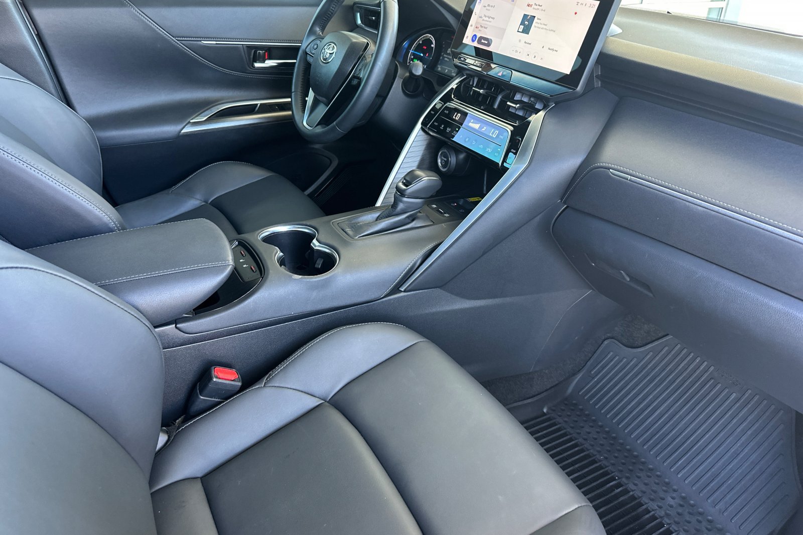 Used 2024 Toyota Venza Nightshade AWD/4WD image 19