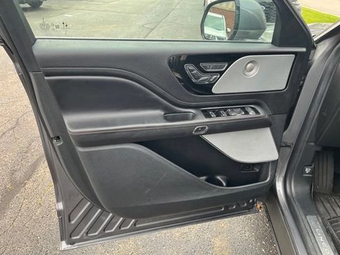 Used 2022 Lincoln Aviator Reserve w/ Equipment Group 201A AWD/4WD image 12