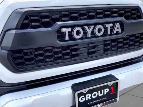 Used 2019 Toyota Tacoma TRD Sport w/ Technology Package AWD/4WD image 29