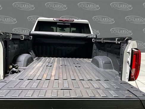 Used 2023 GMC Sierra 2500 AT4 w/ AT4 Preferred Package image 9