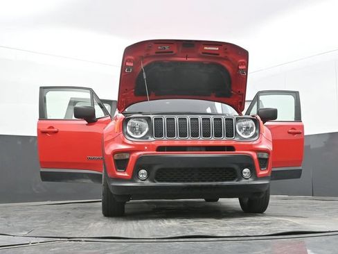 Used 2023 Jeep Renegade Latitude w/ Premium Group AWD/4WD image 68