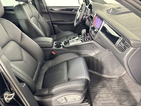 Certified 2026 Porsche Macan image 30