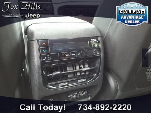 Used 2023 Jeep Grand Cherokee L Limited AWD/4WD image 14