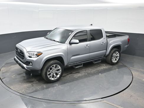 Used 2019 Toyota Tacoma SR5 image 24