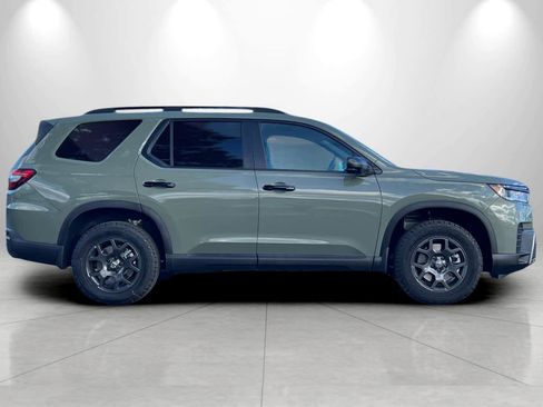 New 2026 Honda Pilot TrailSport image 6