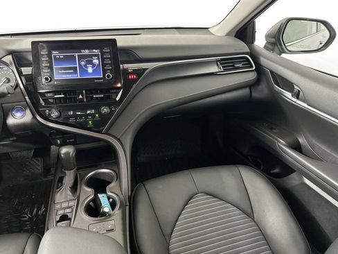 Used 2023 Toyota Camry SE w/ Cold Weather Package FWD image 24
